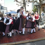 d`Volkstanzgruppe beim Perlesreuter Drescherfest, Bild 4142