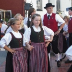 d`Volkstanzgruppe beim Perlesreuter Drescherfest, Bild 4151