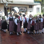 d`Volkstanzgruppe beim Perlesreuter Drescherfest, Bild 4137